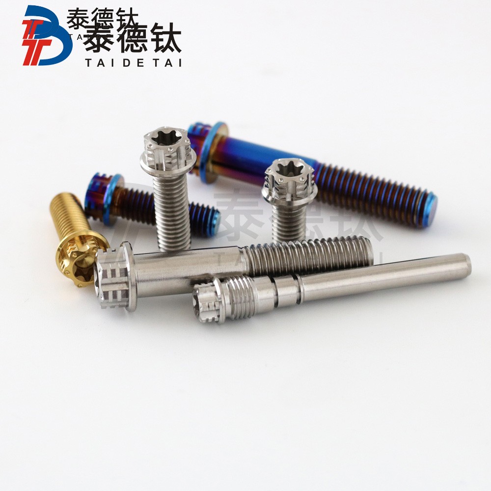 解碼船舶機(jī)械用系列緊固件的重要性！ 發(fā)布時(shí)間：2024-08-20人氣：290 次        緊固件，在船舶機(jī)械中扮演著很重要的角色。這些小小的螺絲、螺母和墊圈可能在我們眼中微不足道，但卻是船舶運(yùn)行的關(guān)鍵，負(fù)責(zé)將各個(gè)部件牢固連接在一起，確保船舶在洶涌的海洋中安全航行。讓我們一起來(lái)解碼船舶機(jī)械用系列緊固件的重要性。         在船舶機(jī)械中，緊固件的作用可謂多方面。首先，它們確保了船舶的結(jié)構(gòu)穩(wěn)固性。能想象一下，如果沒(méi)有緊固件來(lái)固定船體各部件，船舶將是多么脆弱和危險(xiǎn)。就像我們的身體需要骨骼支撐一樣，船舶也需要緊固件來(lái)支撐其整體結(jié)構(gòu)。         其次，緊固件還承擔(dān)著分布載荷的重要作用。在海上航行中，船舶常常會(huì)受到來(lái)自海浪、風(fēng)力等外部力量的影響，如果沒(méi)有合適的緊固件來(lái)均勻分布這些力量，船體各部件可能會(huì)受到不均勻的應(yīng)力，從而導(dǎo)致?lián)p壞或失效。因此，選擇適合的緊固件對(duì)船舶的安全運(yùn)行很重要。         此外，緊固件還可以減少船舶在運(yùn)行過(guò)程中的振動(dòng)和噪音。想象一下，如果船舶在航行中頻繁發(fā)生振動(dòng)，不僅會(huì)影響船員的舒適度，還可能導(dǎo)致船體疲勞和損壞。通過(guò)使用合適的緊固件，可以有效減少船舶的振動(dòng)和噪音，提升航行的平穩(wěn)性和舒適度。         總的來(lái)說(shuō)，船舶機(jī)械用系列緊固件的重要性不可小覷。它們不僅是船舶結(jié)構(gòu)的支撐和保障，還能分布載荷、減少振動(dòng)和噪音，確保船舶安全、穩(wěn)定地航行在廣闊的海洋中。